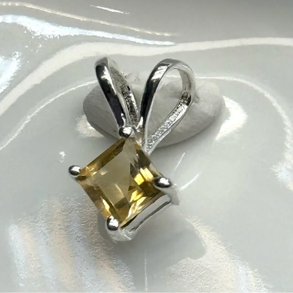 NC4  Genuine 1CT Princess Cut CITRINE  Pendant Solid Sterling Silver S925 - Picture 4 of 8
